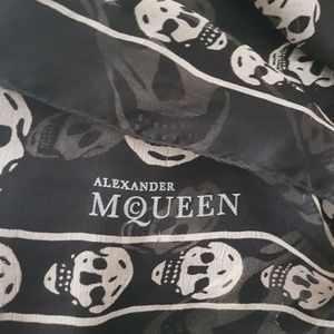 Alexander McQueen skull scarf